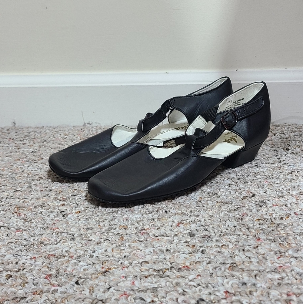 Sansha Black Character Shoes – Adult 7M – New